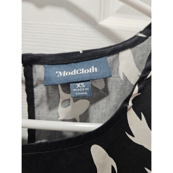 Mod Cloth Bold Notion Sharks Dress Fit Flare 100% Cotton Size XS 0 2 - Picture 2 of 6